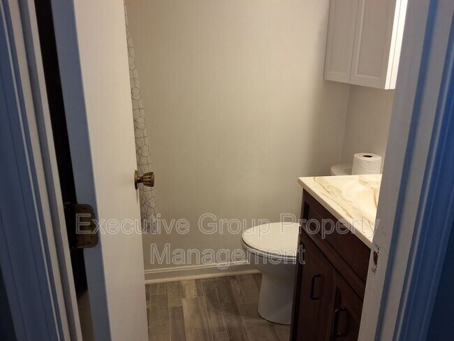 Building Photo - 1800 Preston St