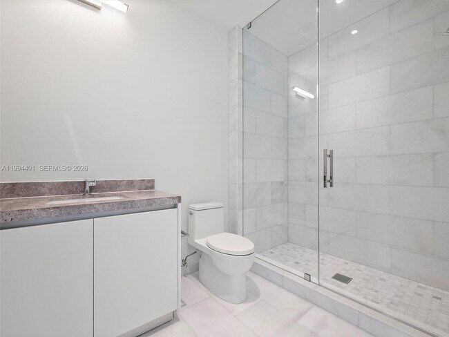 Building Photo - 175 25