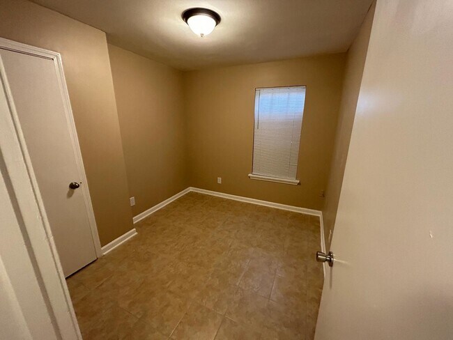 Building Photo - 3741 Rainford Dr