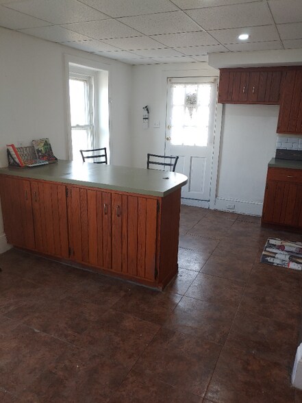 Building Photo - 23 N Front St