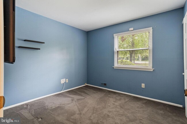 Building Photo - 501 Lindsey Ct