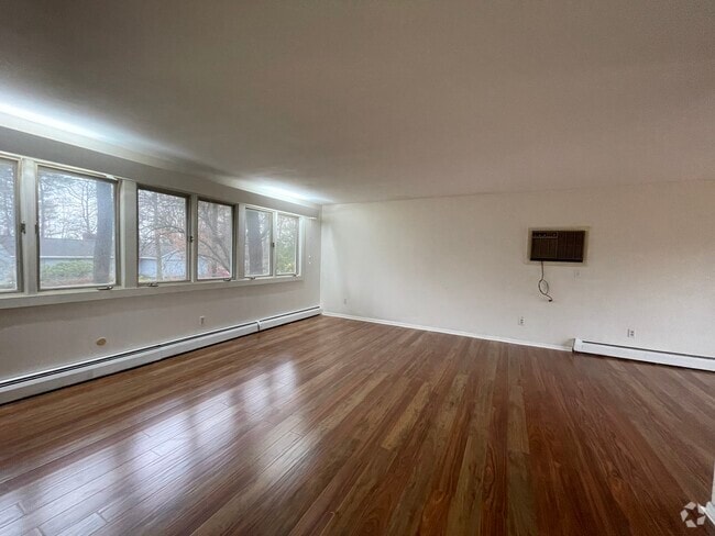 Building Photo - 139 Burleigh Dr
