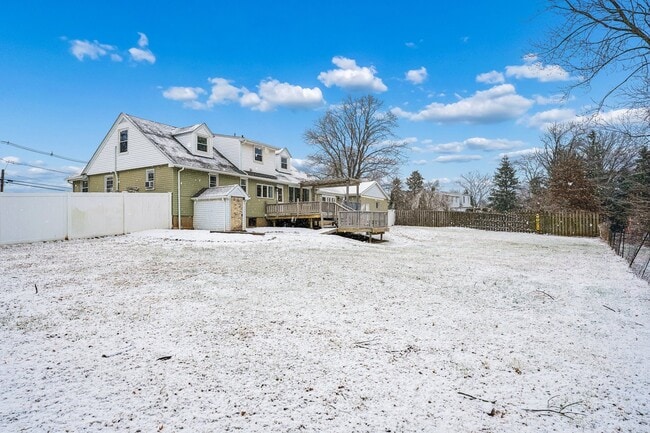 Building Photo - 68 Valley Rd