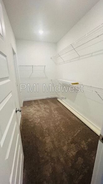 Building Photo - 691 Bedford Dr