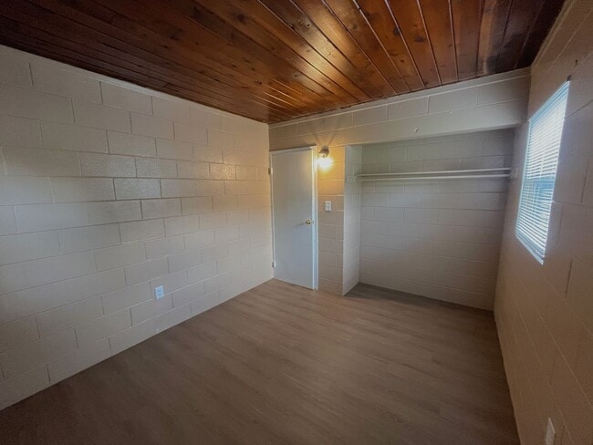 Building Photo - 705 Boston Ave