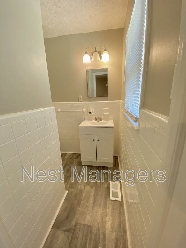 Building Photo - 3808 Hartwell Rd