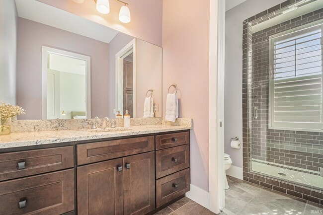 Building Photo - 112 S Niles Ave