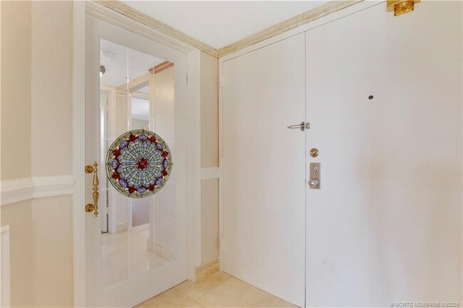 Building Photo - 9950 S Ocean Dr