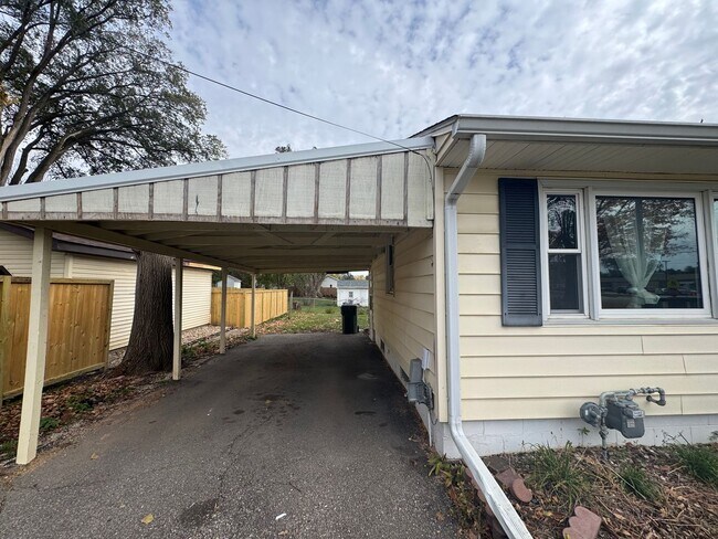 Building Photo - Oregon St 1153-1155