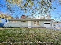 Building Photo - 7009 NW Avalon St
