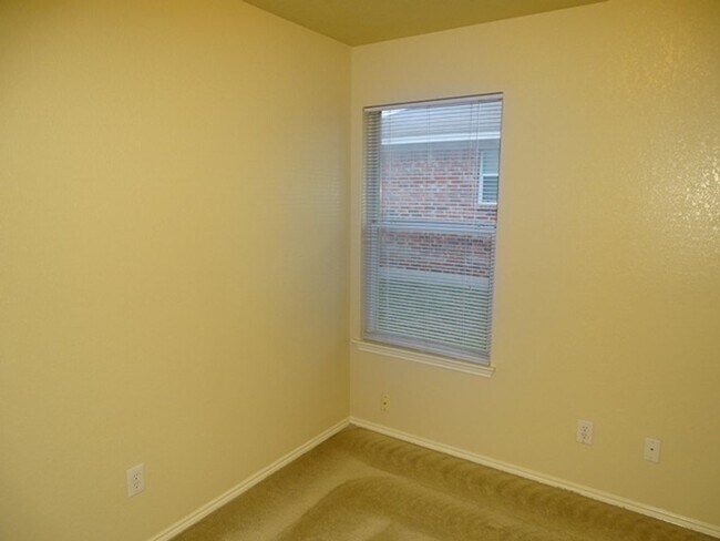 Building Photo - 6046 Mountain Meadow