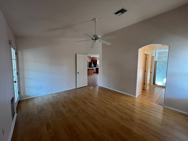 Building Photo - 3 BEDROOM HOME IN THE FOOTHILLS WITH A SPA!