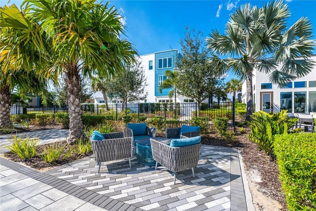 Building Photo - 7740 Sandy Ridge Dr