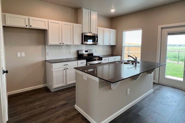 Building Photo - Townhome For Rent NW OKC!