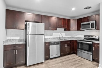 Building Photo - 6029 N Winthrop Ave