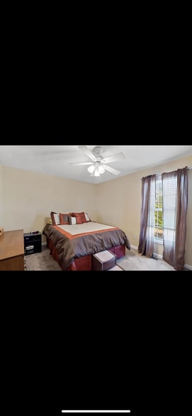 Building Photo - 11 Deer Grove Dr