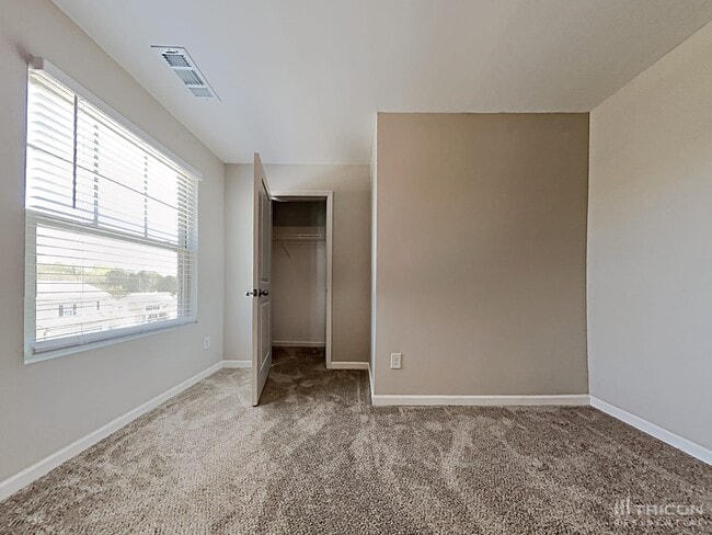 Building Photo - 701 Nonsuch Ct