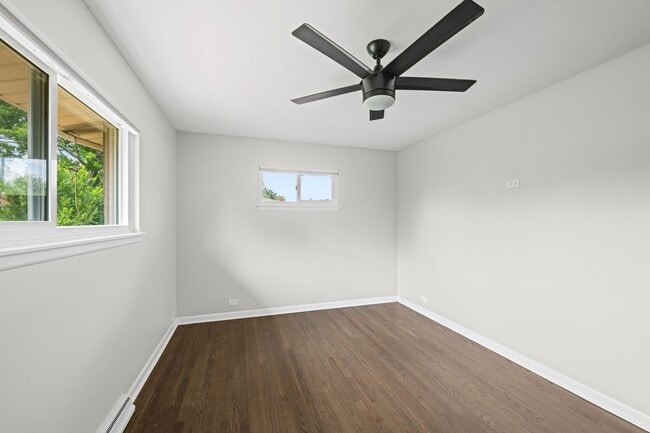 Building Photo - 230 Greenfield Dr