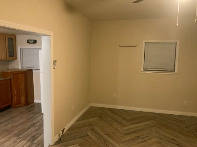 Building Photo - 437 NW Desoto St