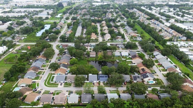 Building Photo - 1713 Whispering Dr E