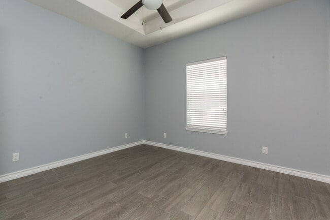 Building Photo - Regency on 18th