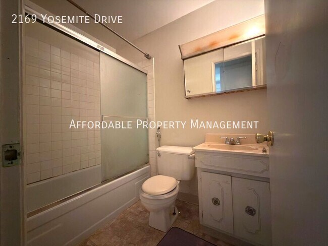 Building Photo - 2169 Yosemite Dr