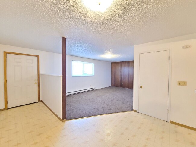 Building Photo - 2118 E Boone Ave