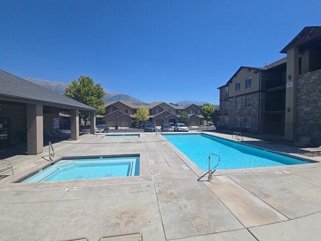 Building Photo - Gateway Village #61