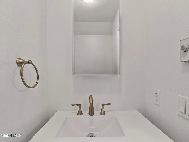 Building Photo - 19 Harvest Way