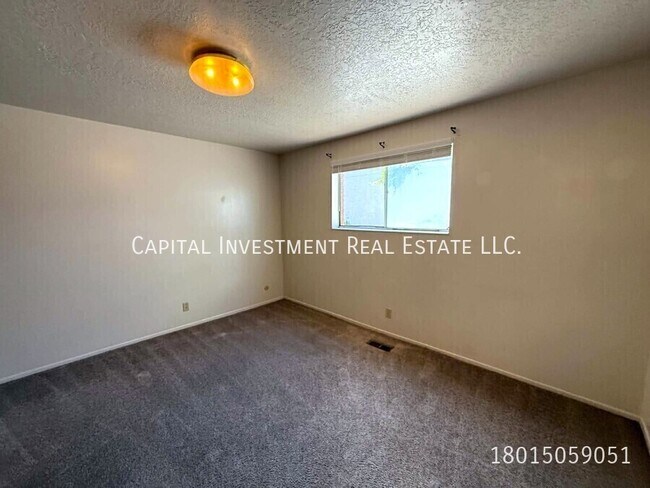 Building Photo - 1728 S 800 E