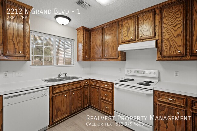 Building Photo - 2212 N Grand Blvd