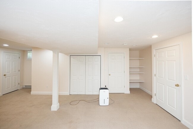 Building Photo - 9 Heidi Ln