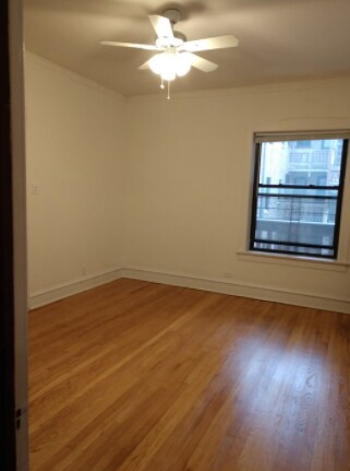 Building Photo - 4632 N Francisco Ave