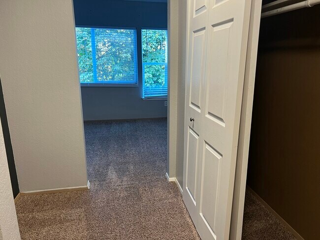 Building Photo - 500 National Ave N