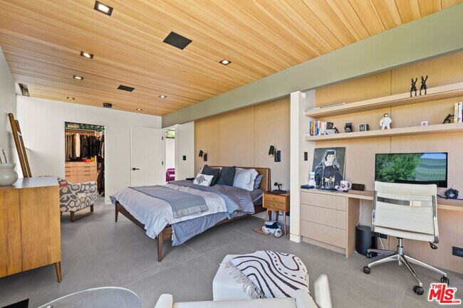 Building Photo - 5671 Spreading Oak Dr