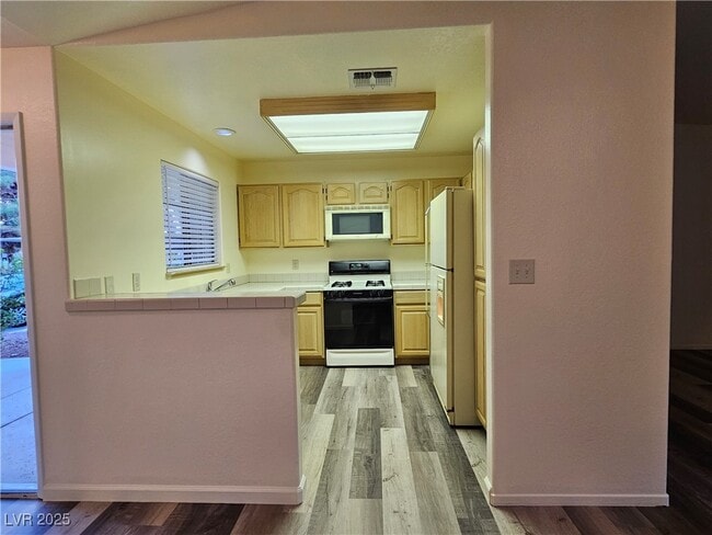 Building Photo - 2851 S Valley View Blvd