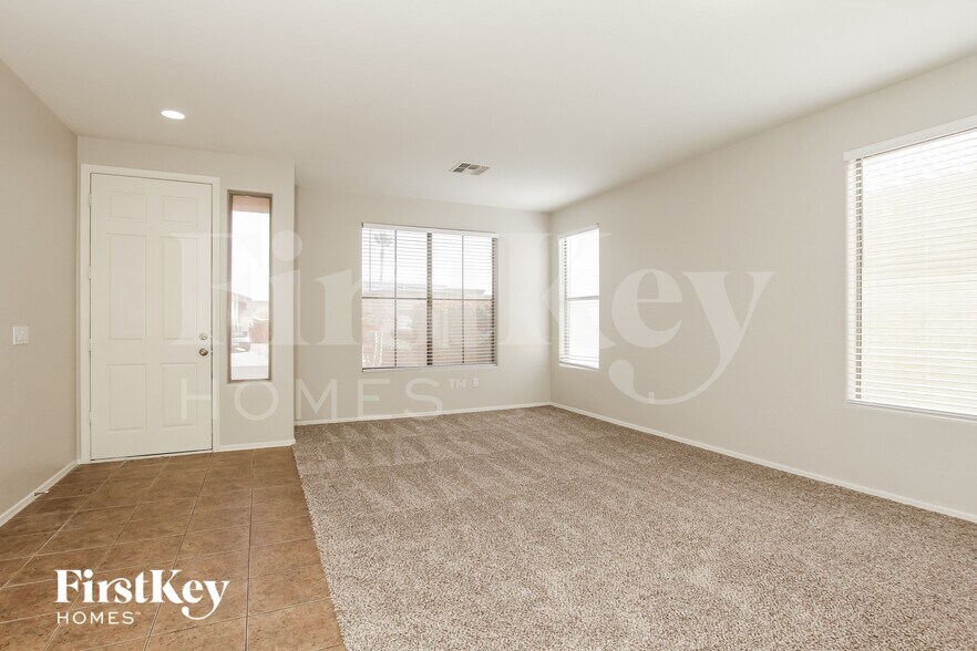 Building Photo - 14912 N 153rd Ave