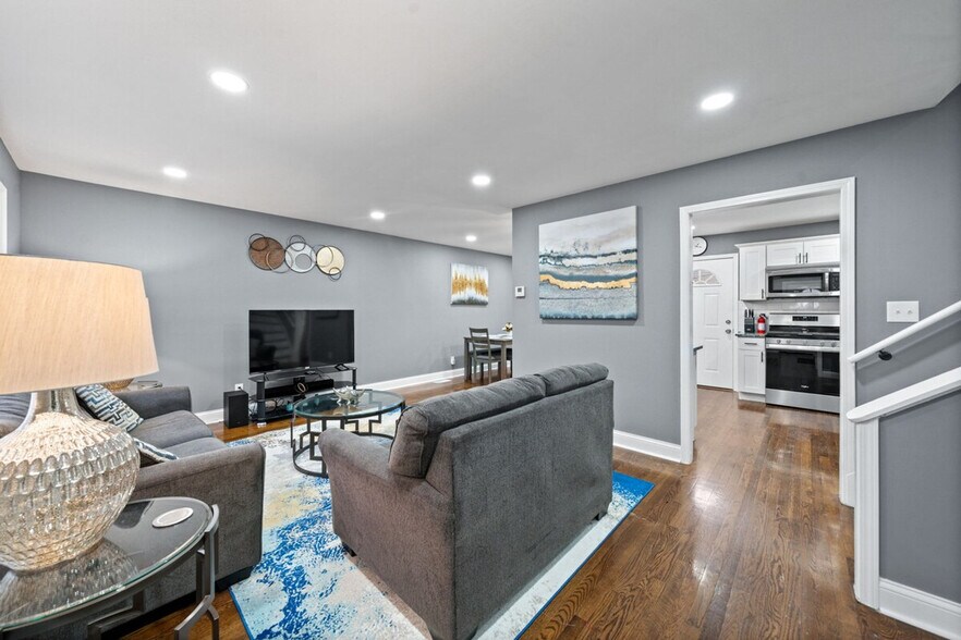 Building Photo - 3729 W 75th Ave