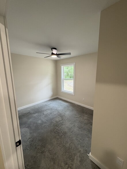 Building Photo - 2045 ginger Ln