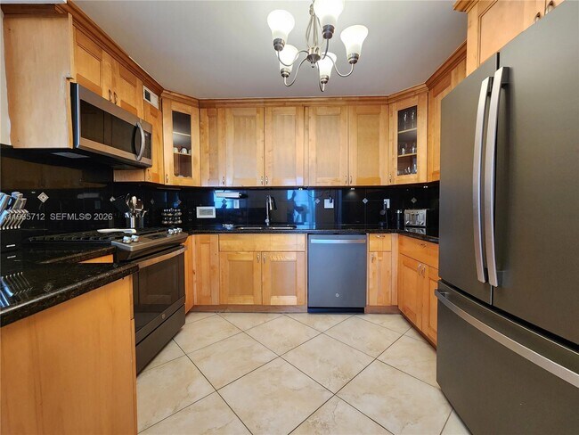 Building Photo - 2030 S Ocean Dr