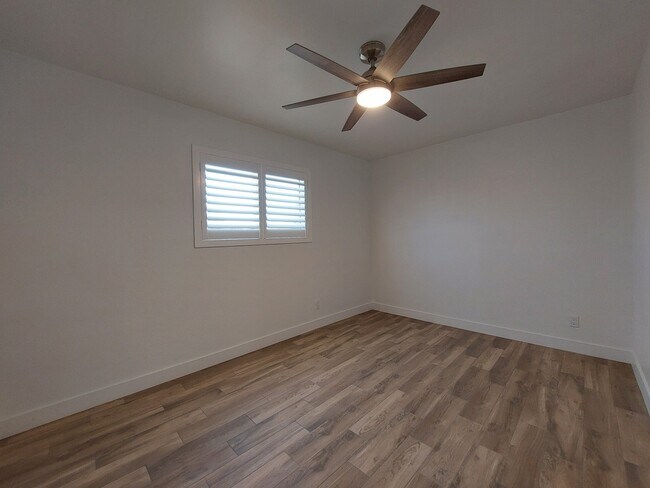 Bedroom #4 - 1233 W Manhatton Dr