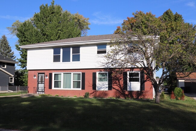 Building Photo - 3627 Southwood Dr