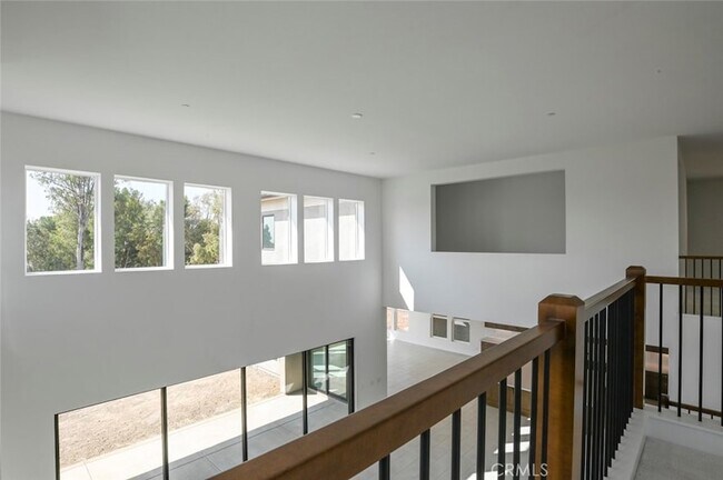 Building Photo - 20552 Edgewood Ct