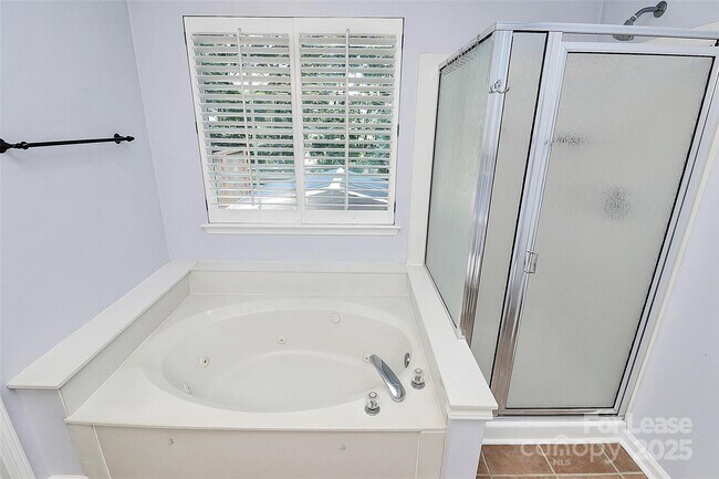 Building Photo - 203 Alnwick Ln