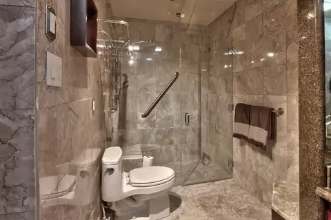 Building Photo - 713 Montclaire Dr NE