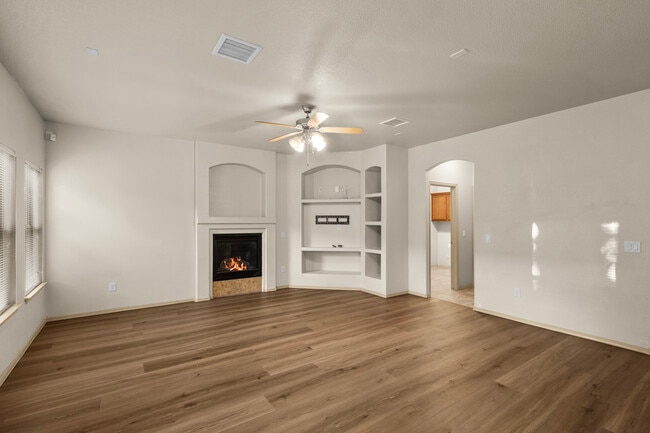 Building Photo - 3103 Sunny Prairie Dr