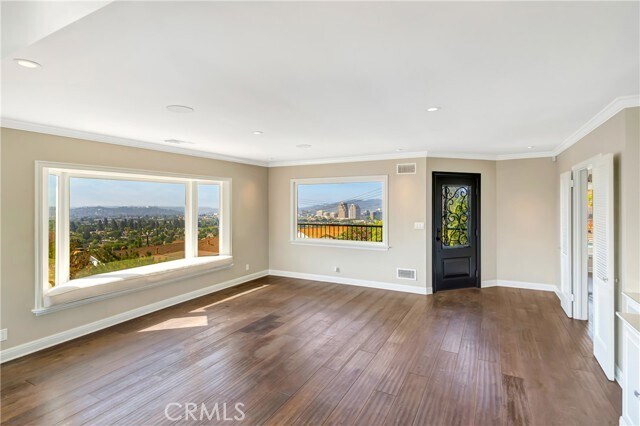 Building Photo - 909 Cavanagh Rd