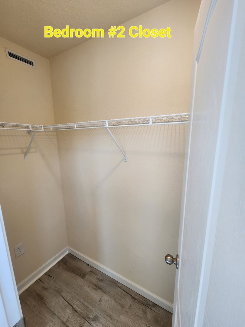 Building Photo - 545 Running Wds St