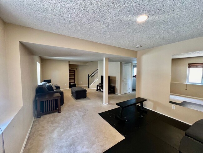 Building Photo - Gorgeous 4 Bedroom Home in Wagon Trails Neighborhood with Walking Trail Access!