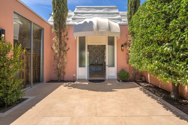 Building Photo - 47432 Medina Dr W